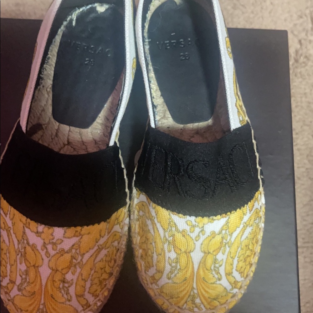 Versace toddler girls shoes , espadrilla size 28 , so beautiful